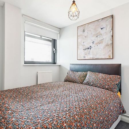 Docklands Cozy View Apartment London Exteriör bild